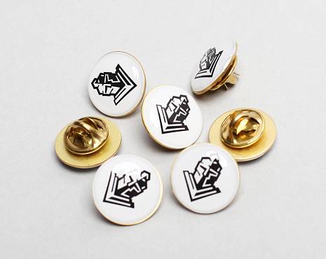 Пример работ «Значки со смолой» №28