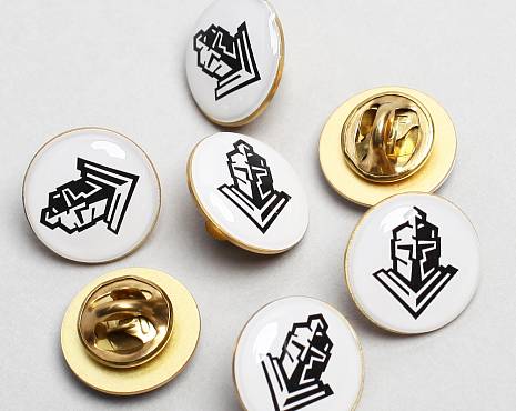 Пример работ «Значки со смолой» №27