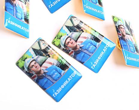 Пример работ «Значки со смолой» №40